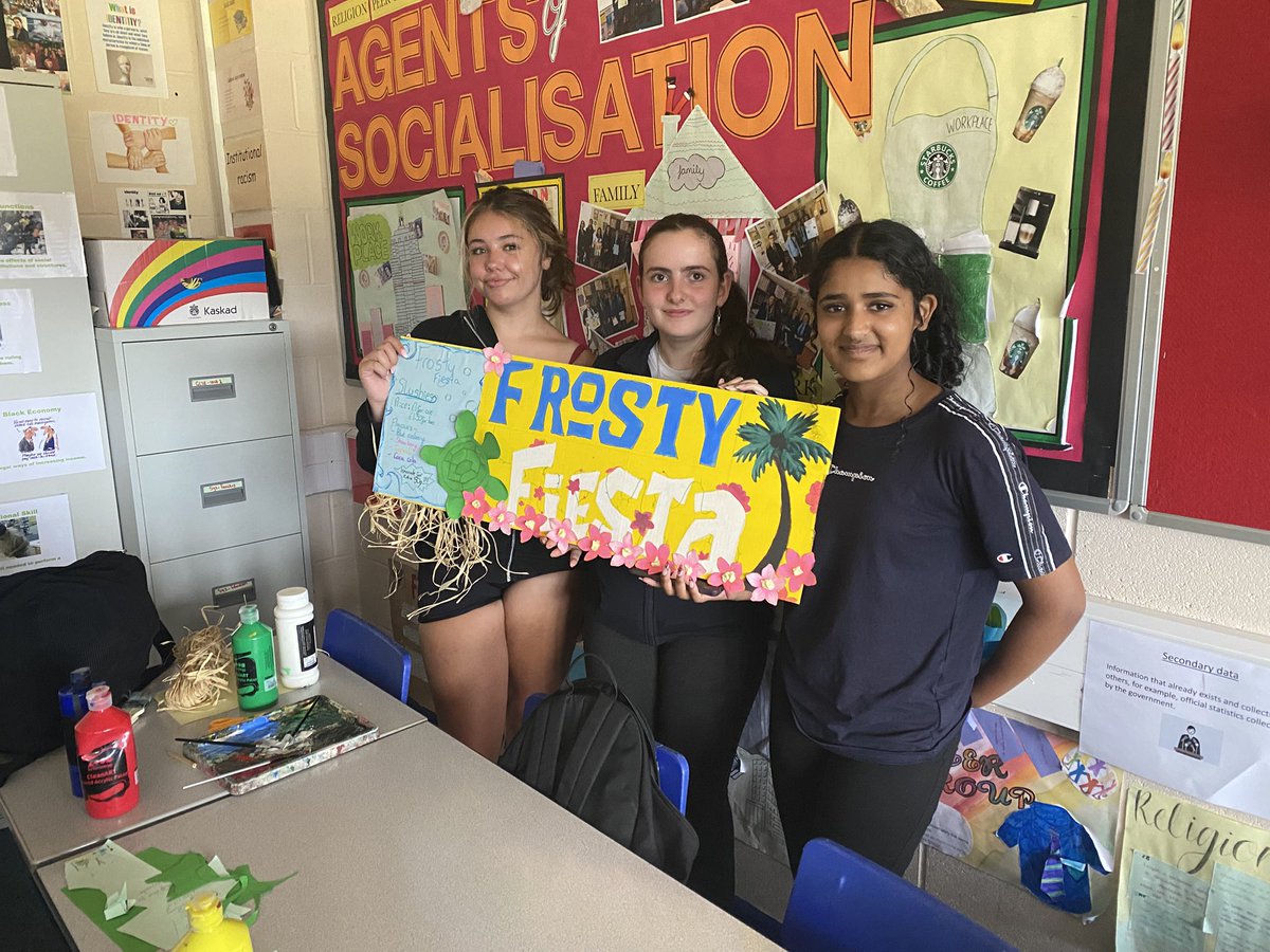 LSociology's tweet photo. I’m very proud of my WBQ class today, five calm and very focused hours preparing for the Enterprise Fair. 👏🏻 https://t.co/bUiz5mLOPA