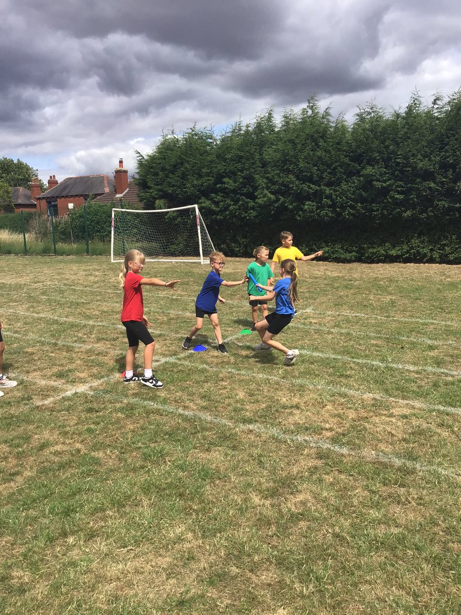 Sports day! 💚❤️💙💛
What a fantastic show of athleticism and sportsmanship!!