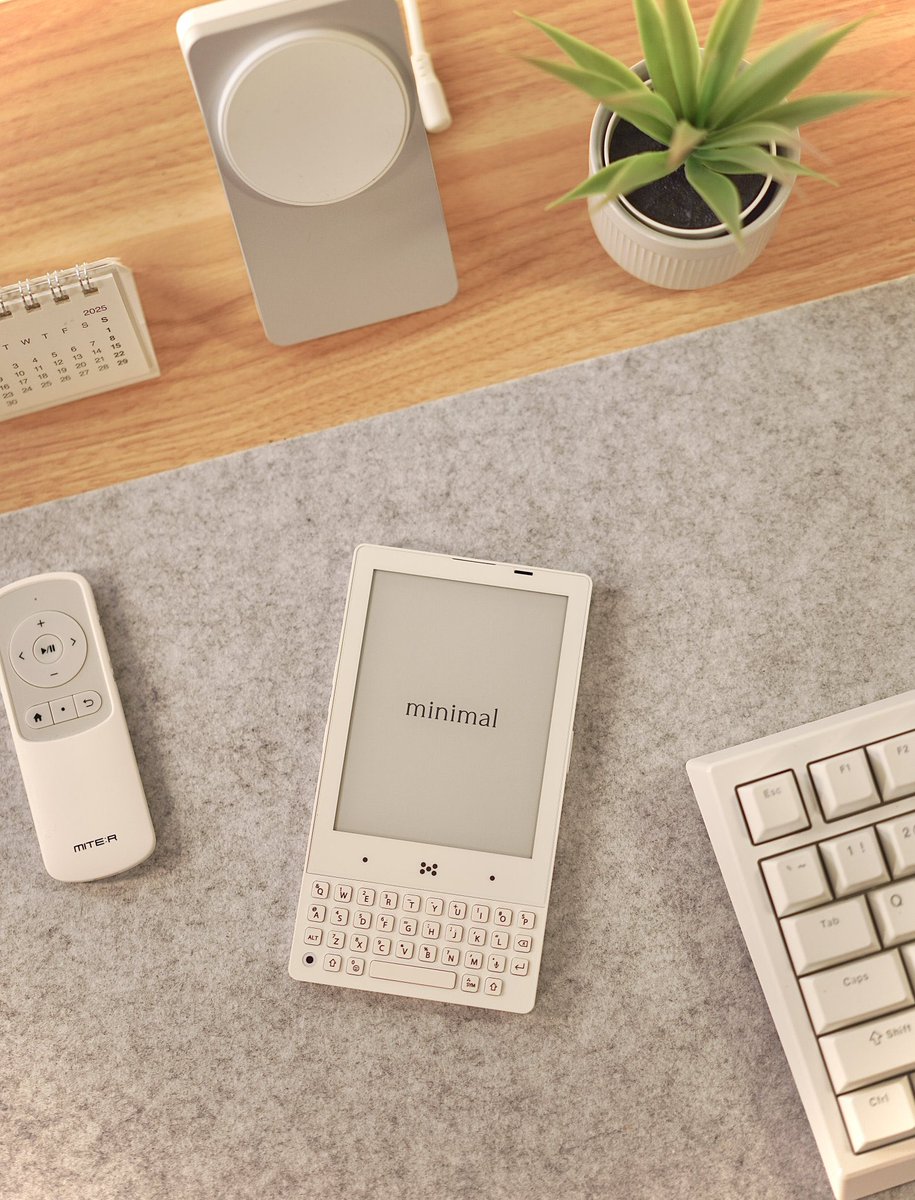 mryoukhna's tweet image. 2 days left!
We’re giving away 2 Minimal Phones.
This isn’t just a giveaway. It’s a chance to reconnect.
🧠 No noise. Just presence.
How to enter:
1️⃣ Follow us
2️⃣ Like + RT this post
3️⃣ Tag the person you’d give the second phone to
Go!