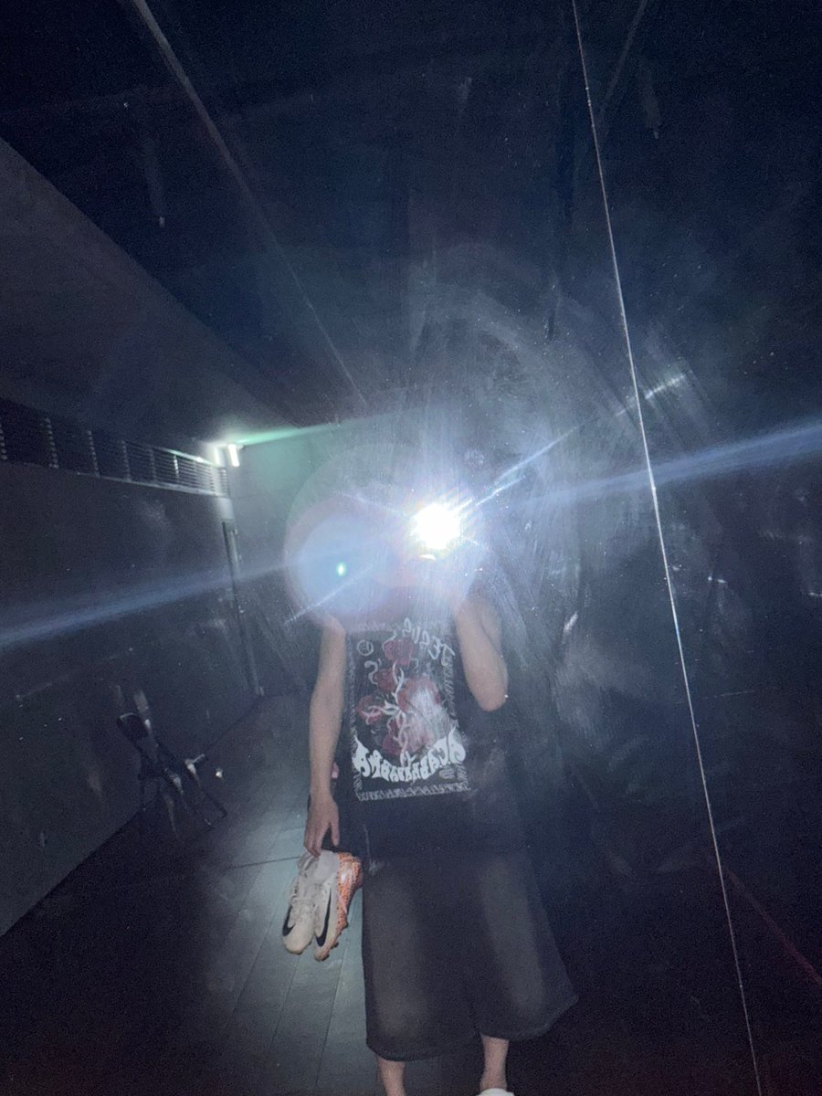 mogurimz's tweet photo. 250710 serim berriz 🍇

arrived at practice room✌🏻 https://t.co/ipafLqKdrz