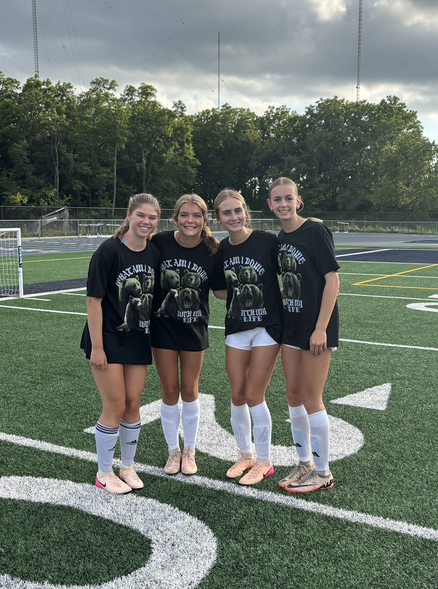 PVGirlsSoc's tweet image. We’re having a blast already halfway through our summer soccer camps! “Twin day” last night was a hit. Can’t wait to get after it again tonight! #RACEtowin