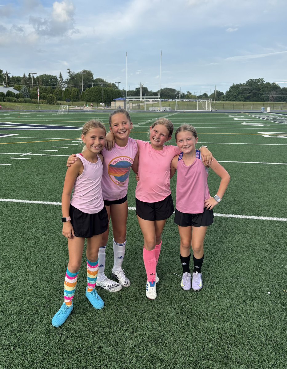 PVGirlsSoc's tweet image. We’re having a blast already halfway through our summer soccer camps! “Twin day” last night was a hit. Can’t wait to get after it again tonight! #RACEtowin