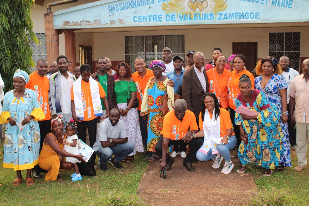 ajevoh's tweet photo. Journée Internationale de Lutte contre la Drogue 2025: Ajevoh🇨🇲 et la Plateforme Anti-Drogue ont tenu une causerie éducative cruciale à #Zamengoe. 🗣️50 parents formés pour détecter les signes et prendre en charge leurs 🧒🧒.Investissons ds la prévention pr briser le cycle!
 #CNLD https://t.co/gmScMlog2Q