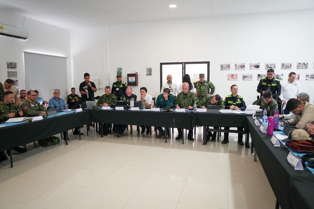 #NoticiaW #Santander | En Barrancabermeja se realiza una reunión de seguridad extraordinaria para analizar la situación de orden público en el distrito y definir acciones en contra de la criminalidad.