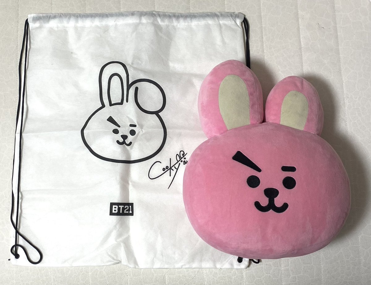 Bt21 쿠키 30cm 쿠션 굿즈 판매합니다! 
더스트백도 포함되어 있고 상태도 전시용이라 매우 깨끗하고 좋습니다

방탄소년단 인형 방탄 bts 뷔 정국 알엠 남준 진 석진 호석 제이홉 v rm jin jhope jk 

2.0
(가격조정 가능)

SELL

DM💜
