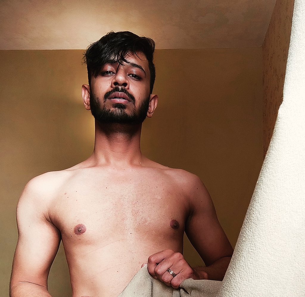 tingling_tukai's tweet photo. Throwback to my smooth era โ when I used to trim it all. ๐
Now? Letโs just say Iโve grown into my natural self.
But tell me honestlyโฆ
Do you like it silky-smooth or a little wild? ๐
#BodyHairThrowback #QueerBodyTalk #ConfidenceIsHot #ThenAndNow #LGBTQStyle https://t.co/IqRvz1FeR8