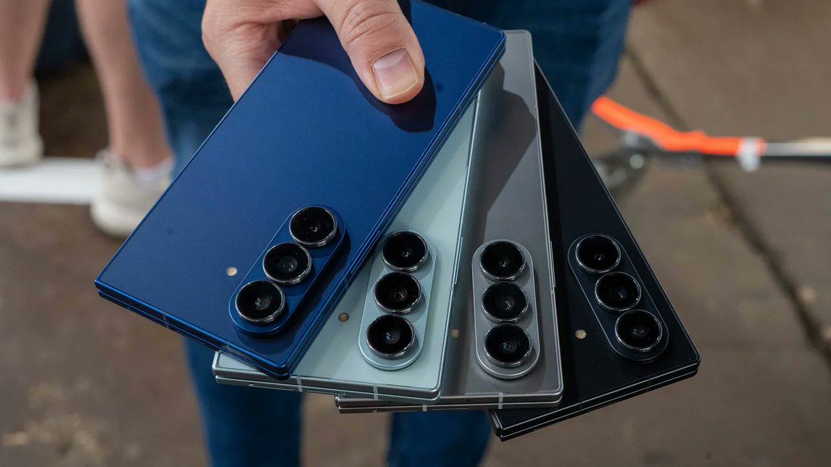 Galaxy Z Fold 7 colors: see all 4 different finishes 🥰 theshortcut.com/p/samsung-gala…