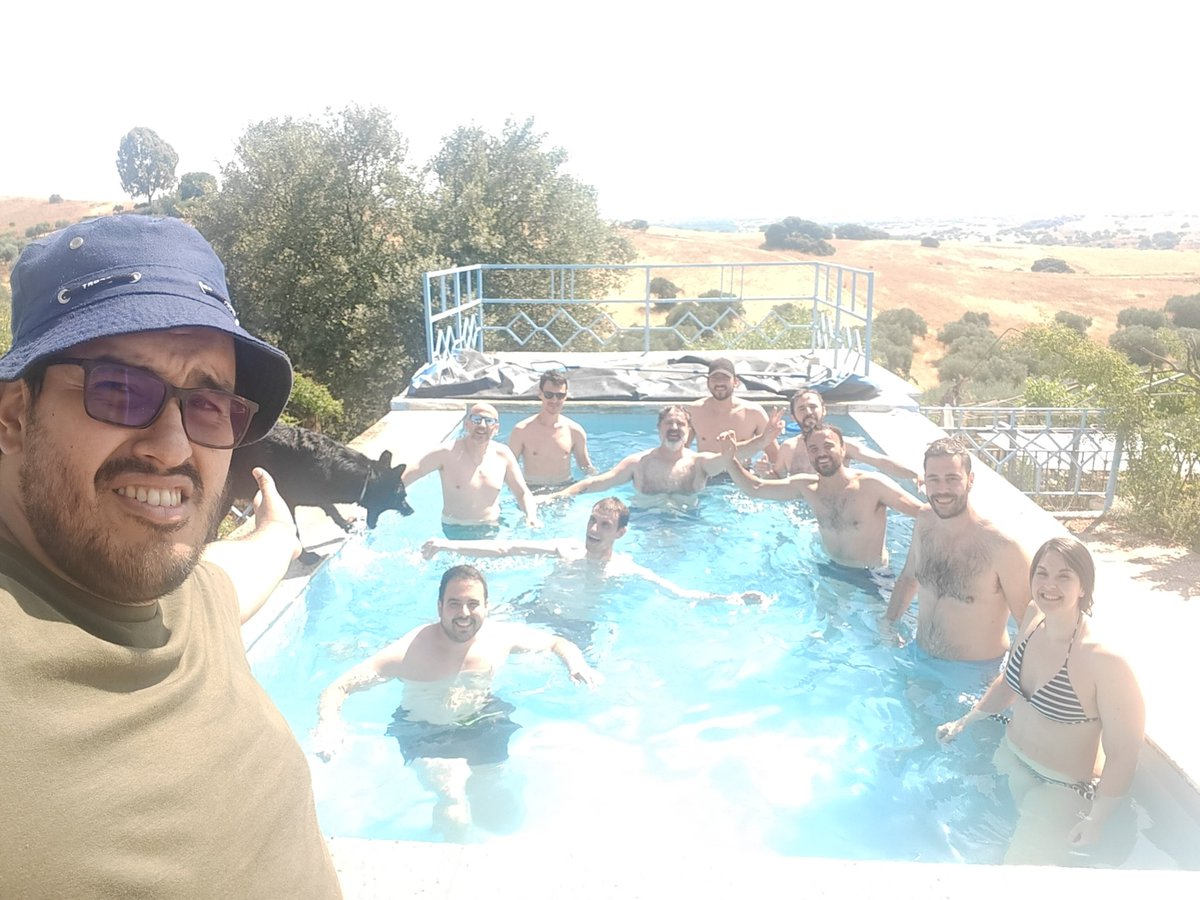 IntellRobotLabs's tweet image. Hoy hemos tenido la Barbacoa en Rancho Rodrigo del grupo de Robótica 😎🍻🥩