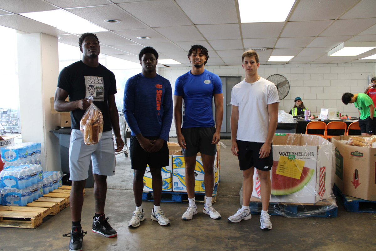 Amir Jackson (@its_amirjackson) on Twitter photo The fight against hunger is real. You can help by donating or even helping to serve by clicking the link below โผ๏ธ<a href="/Fl_Victorious/">Florida Victorious</a> #FVFoundation
๐: breadofthemighty.org The fight against hunger is real. You can help by donating or even helping to serve by clicking the link below โผ๏ธ<a href="/Fl_Victorious/">Florida Victorious</a> #FVFoundation
๐: breadofthemighty.org