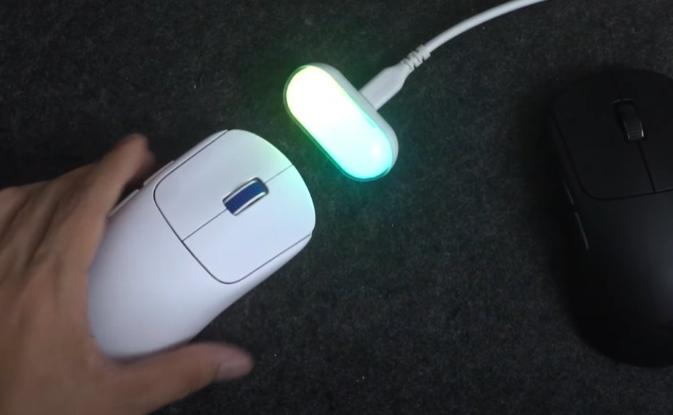 BraisAntelo's tweet photo. @ninjutso_ninjas I hope this review is fake and the 8k dongle dont look that bad. https://t.co/zuAxDycAxs