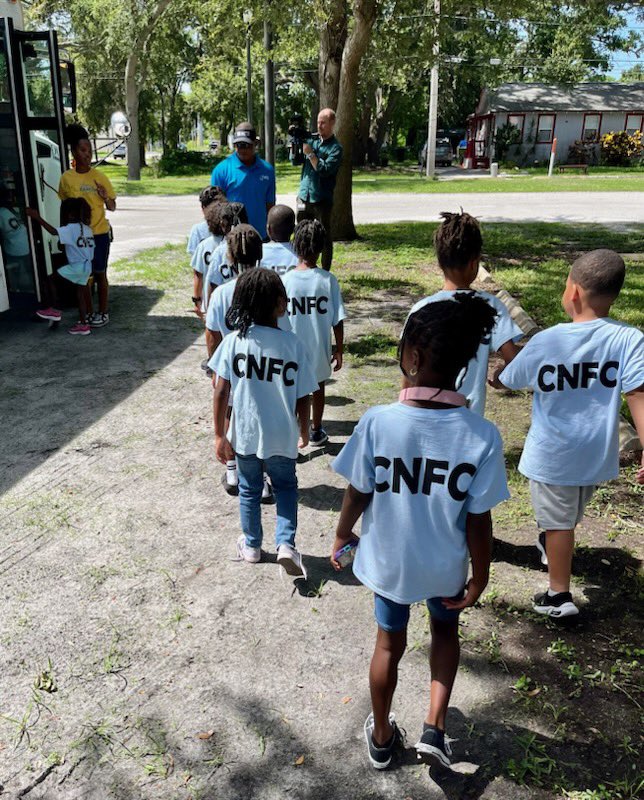 brucearector's tweet image. We had a great time welcoming the Juvenile Welfare Board of Pinellas County Summer Book Bus Tour to Clearwater Neighborhood Family Center. The Book Bus is making the rounds to dozens of Pinellas neighborhoods and giving away 5,000 new books to kids. #OurYouthOurFuture #reading