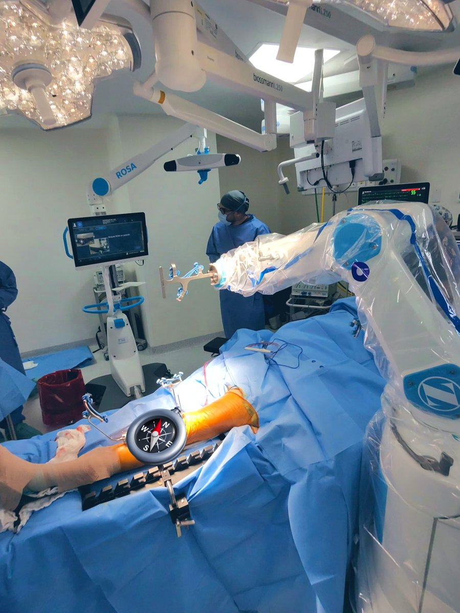 mexicosportsdoc's tweet image. Cirugía robótica de rodilla 

🤖🔀🦿

#orthotwitter #orthoX #rodilla #MedTwitter