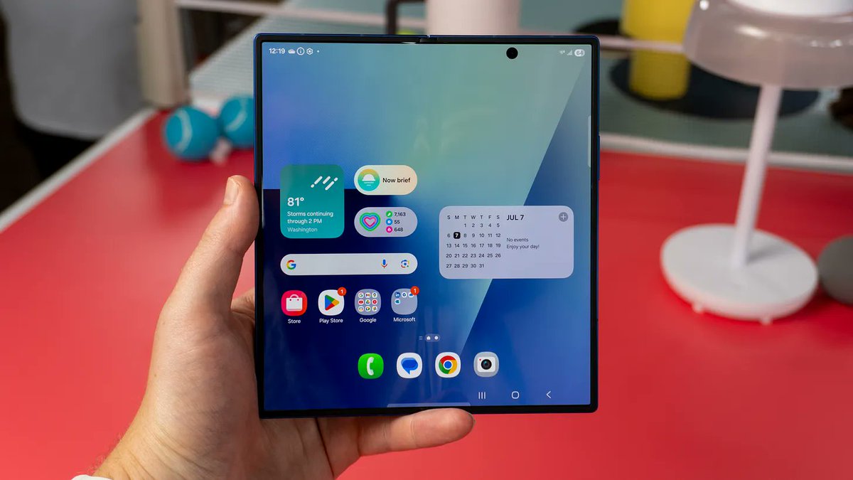 Galaxy Z Fold 7 specs: how 'Ultra' is Samsung's new phone? 💪 theshortcut.com/p/samsung-gala…