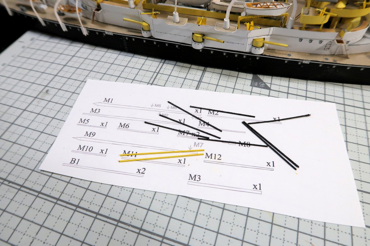 #ペーパークラフト
Austrian-Hungarian battleship SMS WIEN
(JSC 265) 1:250
モナルヒ級海防戦艦ウィーン
残部品を取り付けてインスト上の作業は完了しました
あとは手摺を付けて完成にしたいと思います