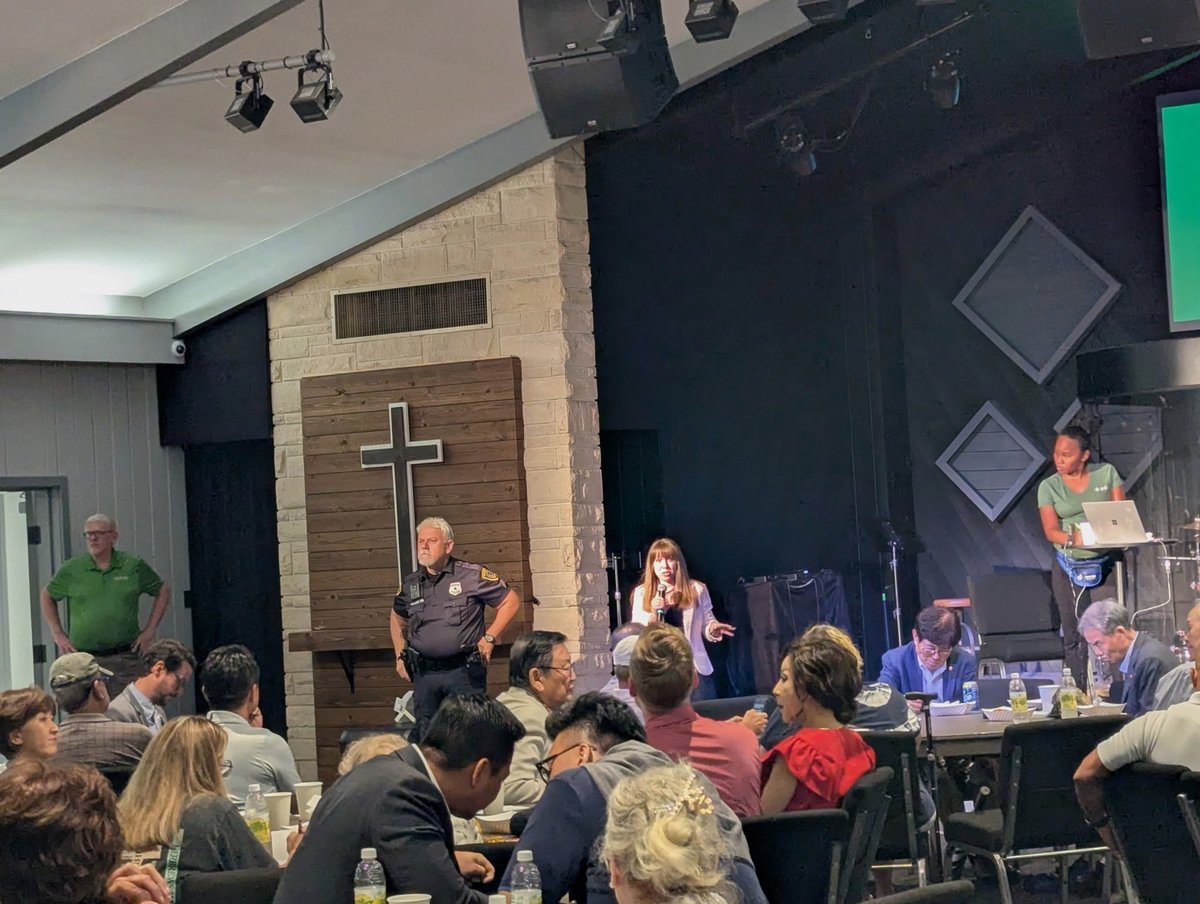LaceyHullTx's tweet image. Thank you to everyone who came out last night to talk about plans for improvements to Haden Park. I was excited to work with members of the appropriations committee this session to secure $1 million in funding in the Texas Parks and Wildlife local park grant program for our…