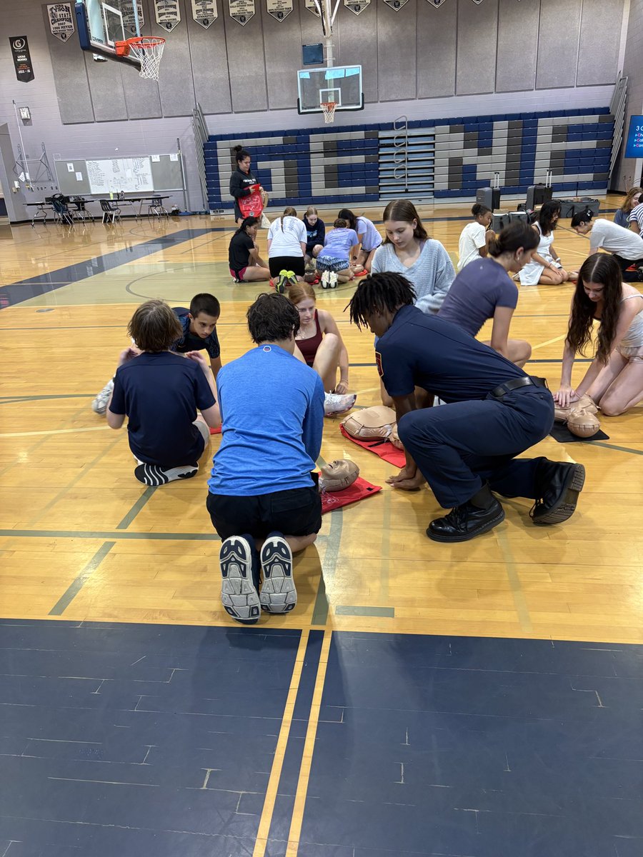 Arlington Fire & EMS (@arlingtonvafd) on Twitter photo Our #Hands2Hearts team was at W&L HS training <a href="/APSVirginia/">Arlington Public Schools</a> summer students the life saving skill of hands only CPR! Our #Hands2Hearts team was at W&L HS training <a href="/APSVirginia/">Arlington Public Schools</a> summer students the life saving skill of hands only CPR!