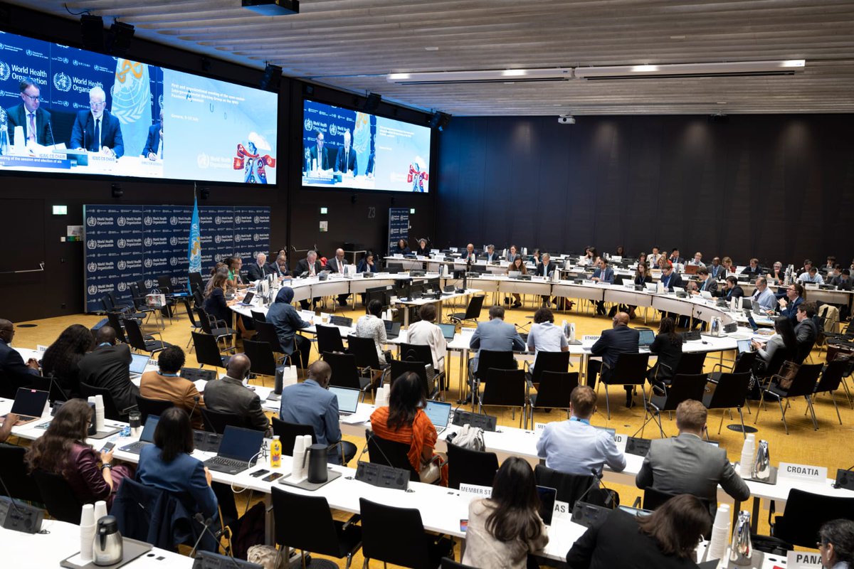France ONU Genève 🇫🇷🇺🇳 (@franceonugeneve) on Twitter photo 1ère session du groupe de travail intergouvernemental sur l’annexe de l’Accord pandémie #IGWG
<a href="/DrTedros/">Tedros Adhanom Ghebreyesus</a> a remercié les co-présidentes 🇫🇷🇿🇦 qui ont passé le relais aux nouveaux co-présidents 🇧🇷🇬🇧.
La France reste engagée pour une entrée en vigueur rapide de cet accord historique. 1ère session du groupe de travail intergouvernemental sur l’annexe de l’Accord pandémie #IGWG
<a href="/DrTedros/">Tedros Adhanom Ghebreyesus</a> a remercié les co-présidentes 🇫🇷🇿🇦 qui ont passé le relais aux nouveaux co-présidents 🇧🇷🇬🇧.
La France reste engagée pour une entrée en vigueur rapide de cet accord historique.