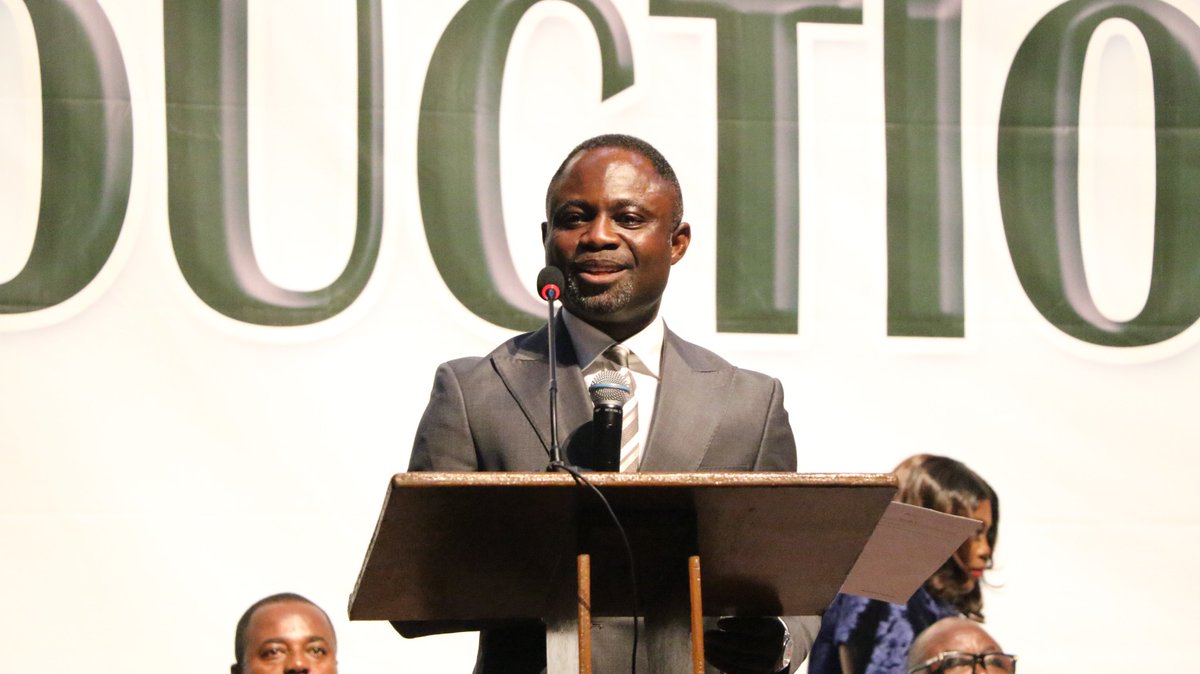 mohgovgh's tweet photo. HEALTH MINISTER CHARGES NEW PHARMACISTS TO LEAD IN COMBATING OPIOID CRISIS

The Minister for Health, Hon. Kwabena Mintah Akandoh, joined the Pharmacy Council of Ghana today to induct a new cohort of pharmacists into the profession. https://t.co/L4OmvCWjy0