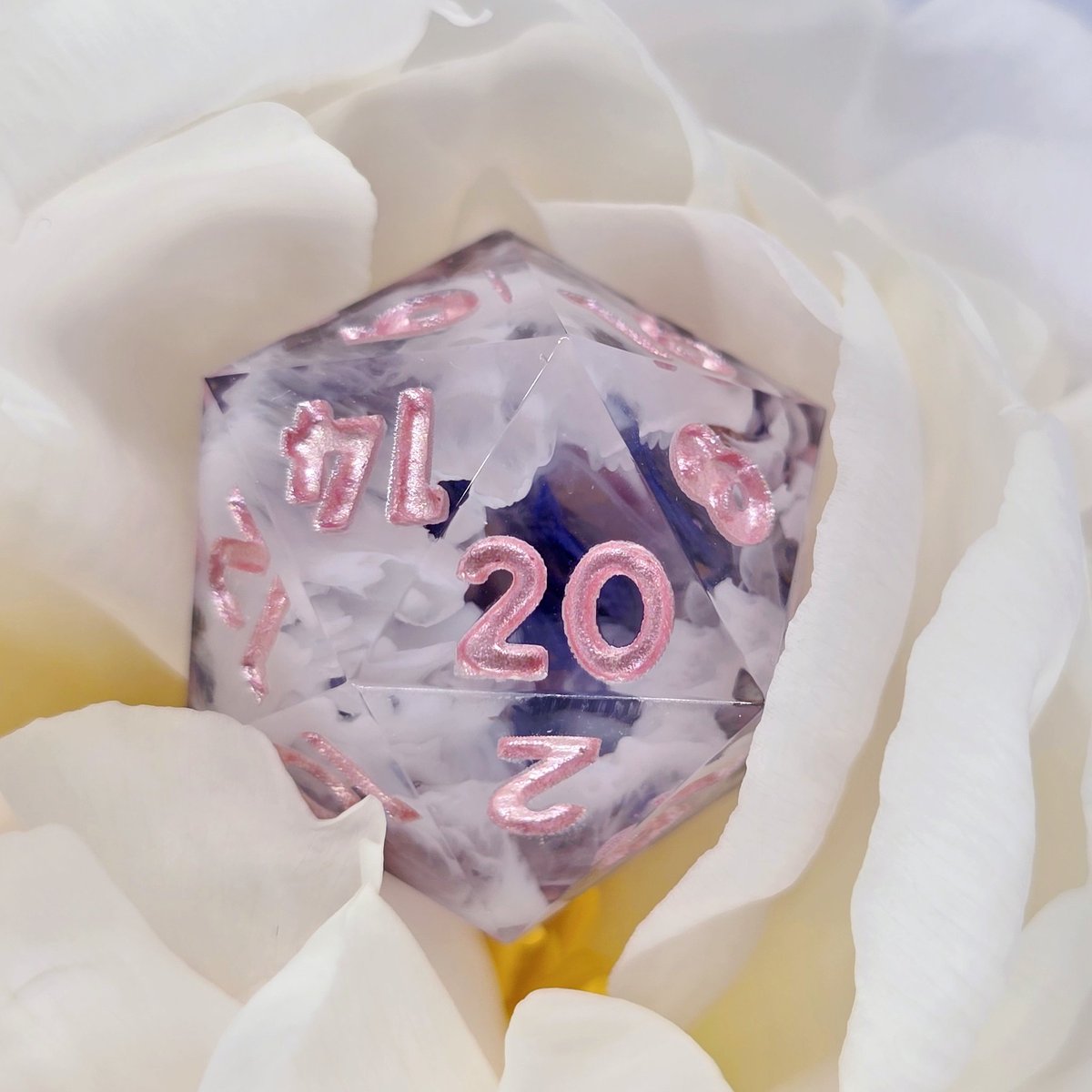 Support a small woman owned business AND get yourself some beautiful new dice 🤭❤️

etsy.com/de/shop/DockDi…

#dnd #handmadedice #dungeonsanddragons #pnp