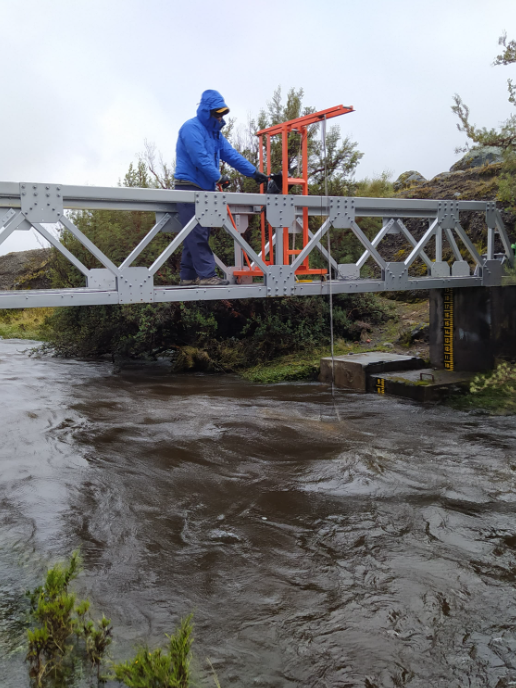 #CienciaDePáramo | 🔬💧 

📉👩🏻‍💻 Gracias al trabajo comprometido del Fondo para la Protección del Agua y su monitoreo continuo, generamos datos confiables que nos ayudan a proteger nuestras fuentes hídricas y asegurar el abastecimiento de agua para Quito.

En el FONAG realizamos un