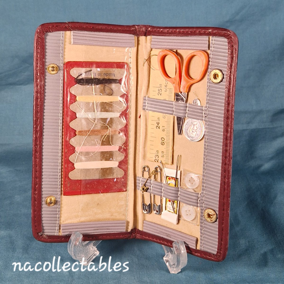 nacollectables's tweet photo. A nice travelling sewing kit from the 1970's all contained in a grey purse style case. It looks like it is pretty much unused! 
@EverRotating #vintageshowandsell #sewingkit #travellingsewing #sewing #vintagehome #homedecor #vintagestyle #VintageVibes https://t.co/f5v6QdvuYQ