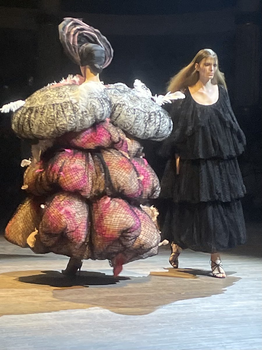 VVFriedman's tweet image. Viktor &amp;amp; Rolf’s meditation on inflation and deflation. Note: these are the same looks, but one has stuffing and one does not.