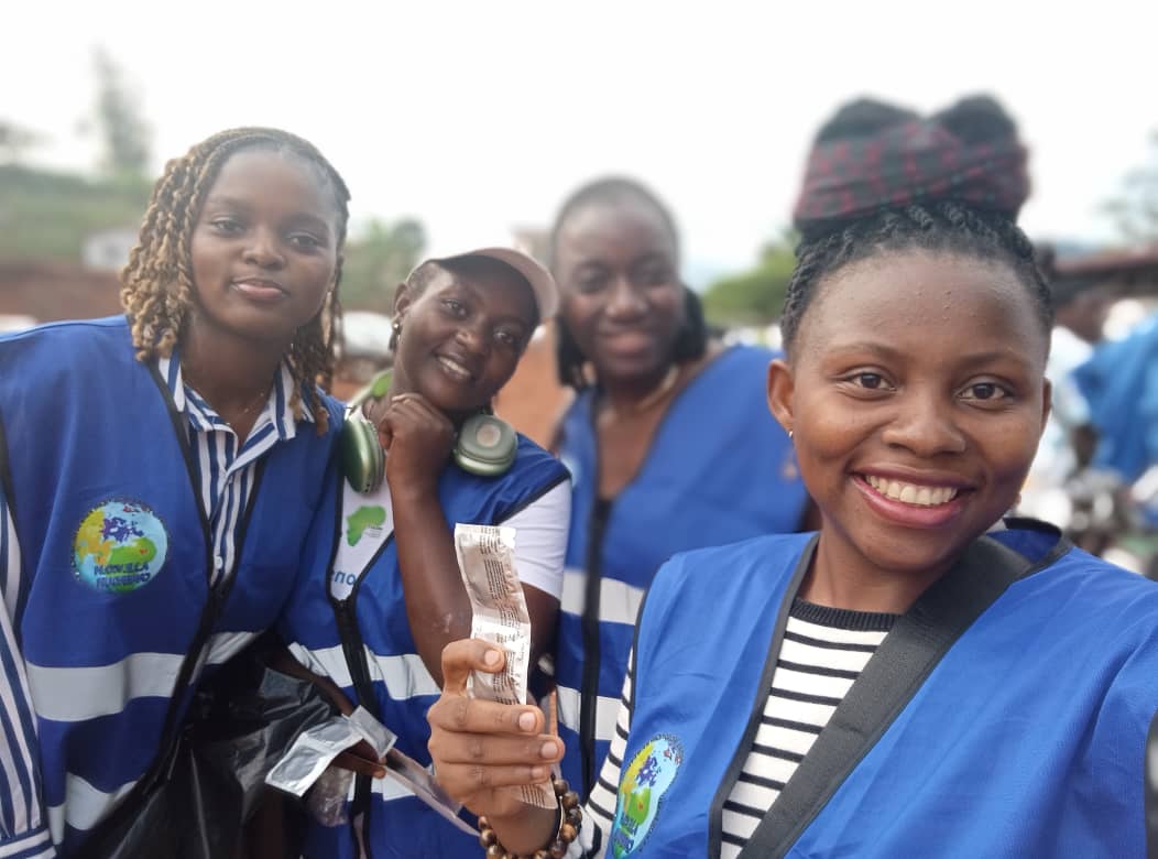 ajevoh's tweet photo. 🎉 Ajevoh🇨🇲 à #Bafang pour le Tournoi de l'Unité – Tchoula Motho Forever Acte 4 !
📅Le 6 juillet 2025, ns avons sensibilisé plus de 200 jeunes aux #IST,#VIH/SIDA et à l'importance des préservatifs.Ensemble, bâtissons une jeunesse consciente et engagée!💪🏾✨
#PutYoungPeopleFirst https://t.co/LraKQdw5ki