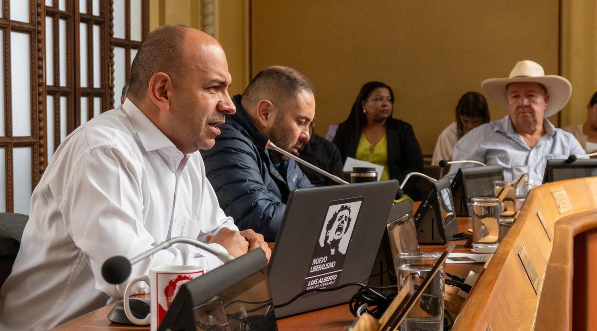 Luis Alberto Giraldo: “Estábamos esperando proyectos diferentes para vigencias futuras y no proyectos institucionales. Quiero hacer un llamado al Gobierno Departamental”.