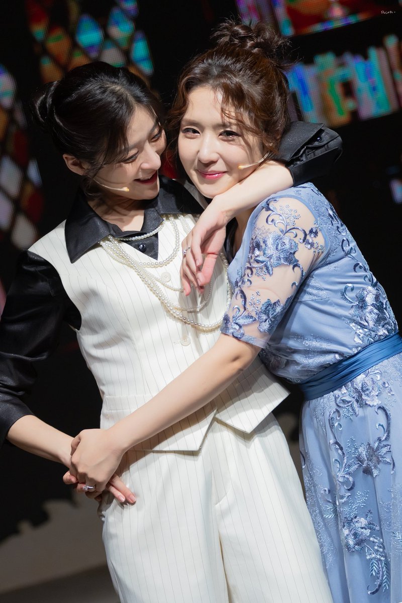 250709 올랜도 인 버지니아 첫공 무대인사

버지니아 #최수진
비타 #정우연

❤️‍🔥

#포카리샷