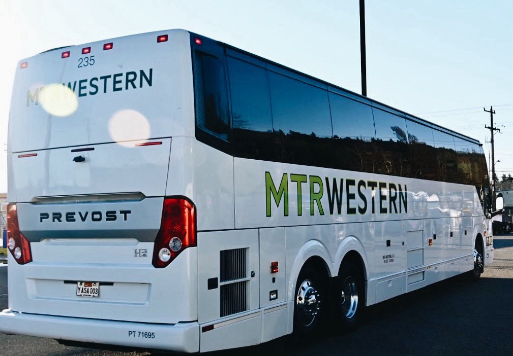 Rolling out on a recent beautiful Seattle summer morning.

#mtrwestern #seattle #motorcoach #charterbus