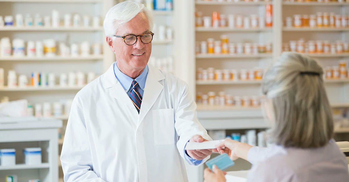 realogicinc's tweet image. Big pharmacy chains like @cvspharmacy and @Walgreens are closing 1000s of stores, opening up high demand retail space, driving rent increases and attracting diverse tenants like @dollarstore : bit.ly/3Ik5rZs #RealEstate #retailspace #pharmacy