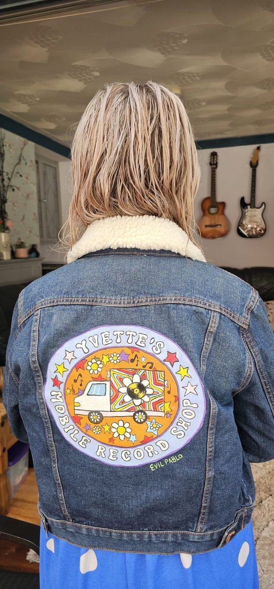 TonyrefailL's tweet photo. Loving my new personalised jacket 😍 https://t.co/huYaWO7in0