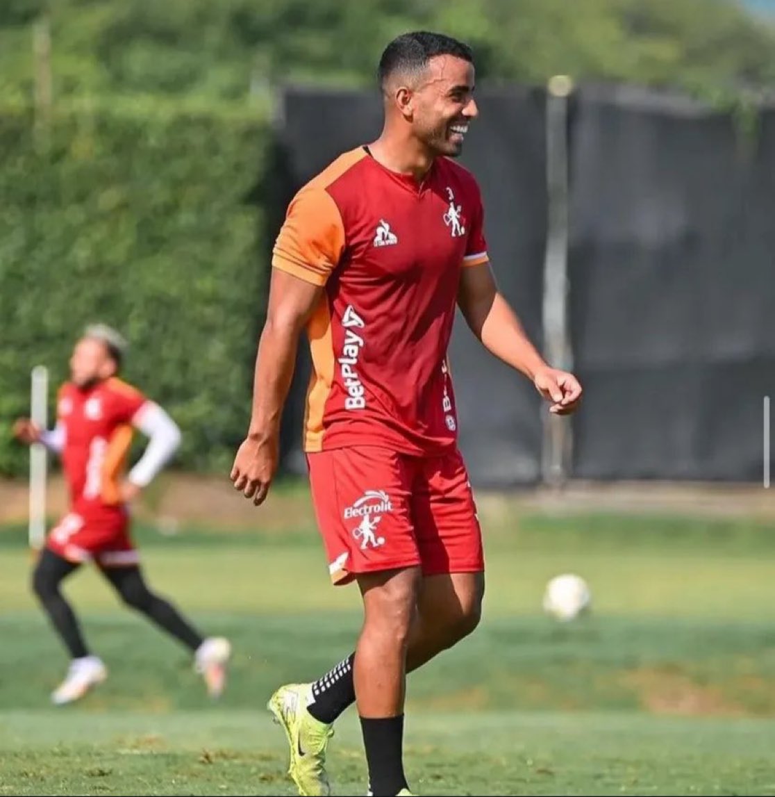 Jay Moreno (@jaymorenodj) on Twitter photo La continuidad de Omar Bertel se debe a que en <a href="/AmericadeCali/">América de Cali</a> consideran que no ha tenido los minutos suficientes, debido a que, según ellos, el cuerpo médico anterior apuró al jugador sin estar recuperado. La continuidad de Omar Bertel se debe a que en <a href="/AmericadeCali/">América de Cali</a> consideran que no ha tenido los minutos suficientes, debido a que, según ellos, el cuerpo médico anterior apuró al jugador sin estar recuperado.