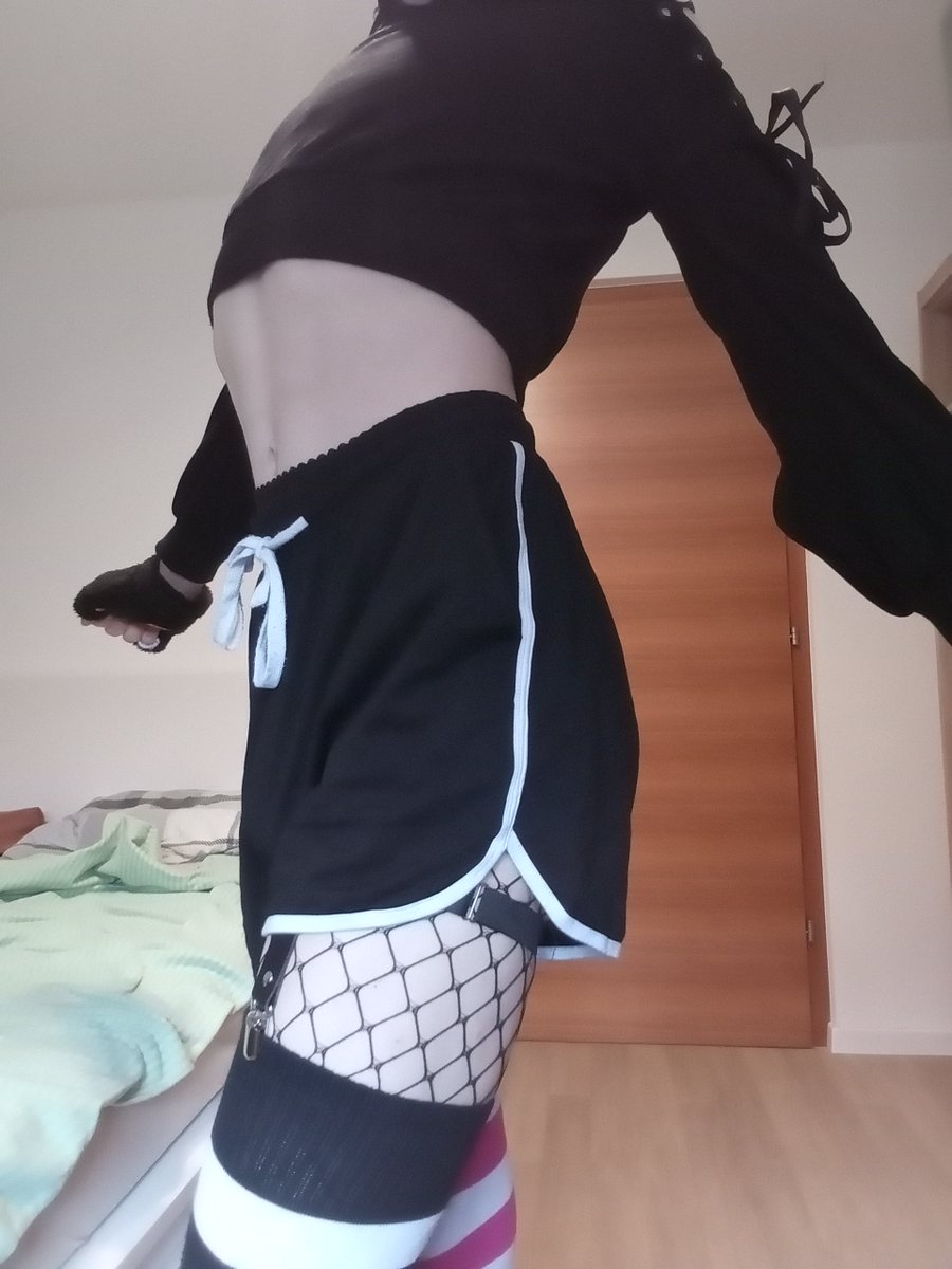 Kittyfemboyo's tweet photo. meow :3
mreow
nyaaaa (this is a threat, headpat me) https://t.co/JYg5FfuboS