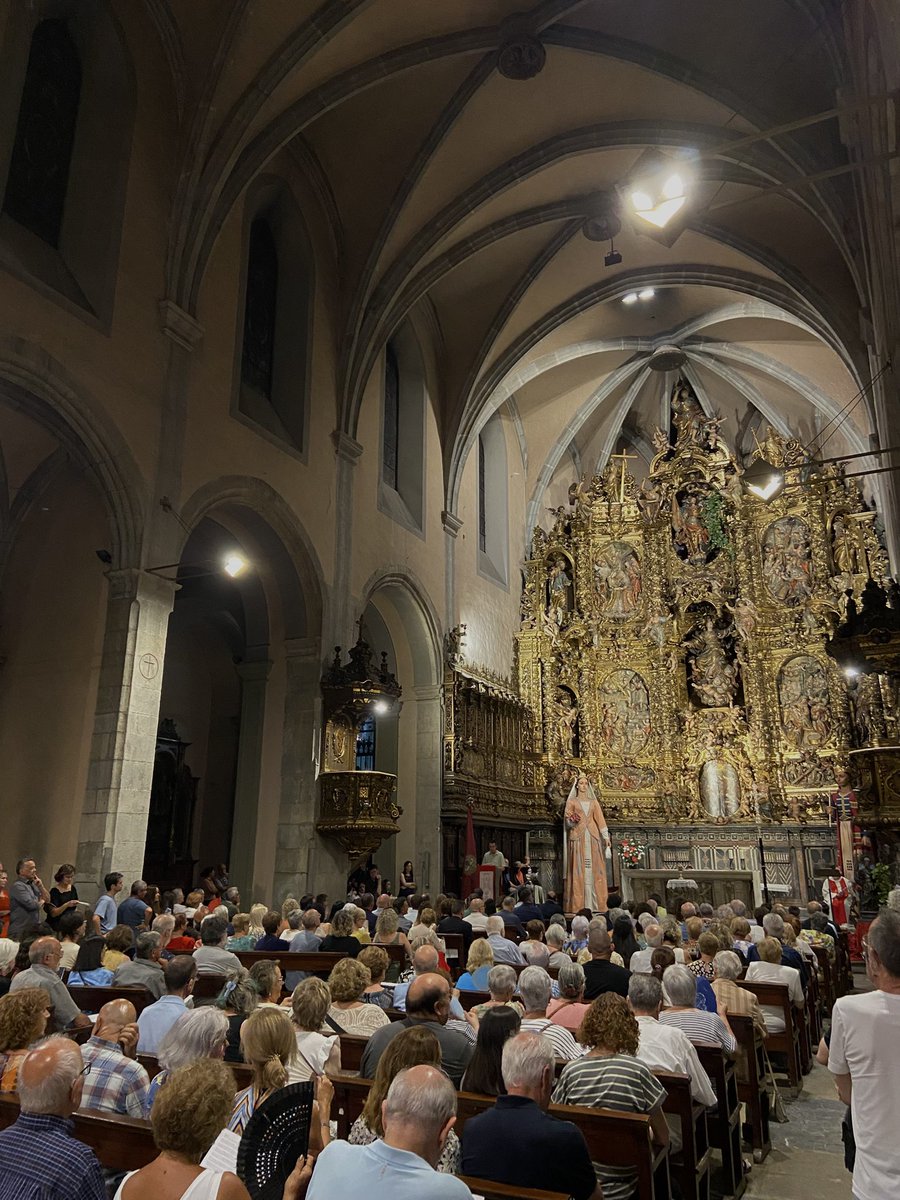 visc enamorat d’arenys, les seves tradicions i la seva història. visca sant zenon, patró de la gaia vila!