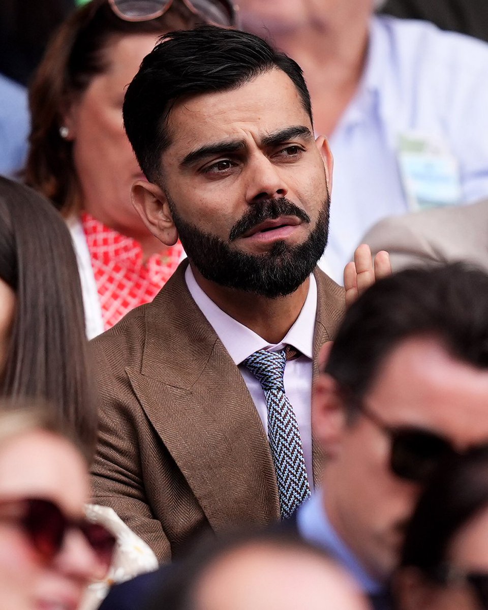 All eyes on Centre Court, and a few on Virat Kohli too 🌱🏏

#Wimbledon