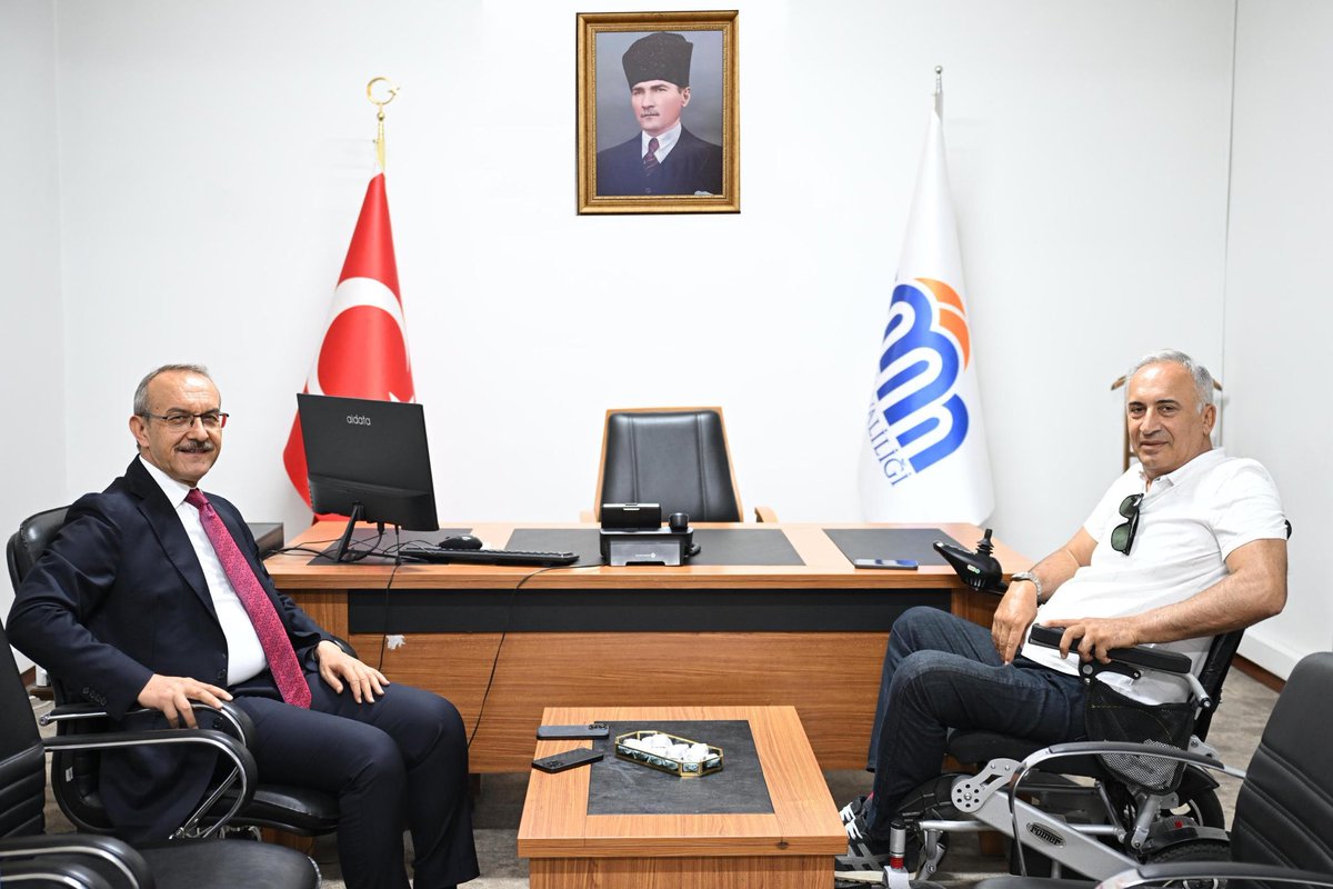 Hayırsever İş İnsanı Enver Gülalioğlu’na Ziyareti İçin Teşekkür Ederim.