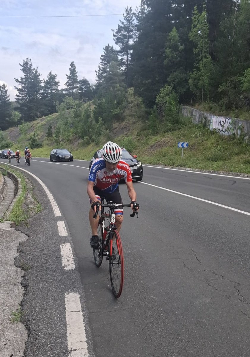 magoro64's tweet photo. Excursión larga STE. Por los tres herrialdes. Buena mañana de domingo para el ciclismo. https://t.co/av1TxPZt4Y