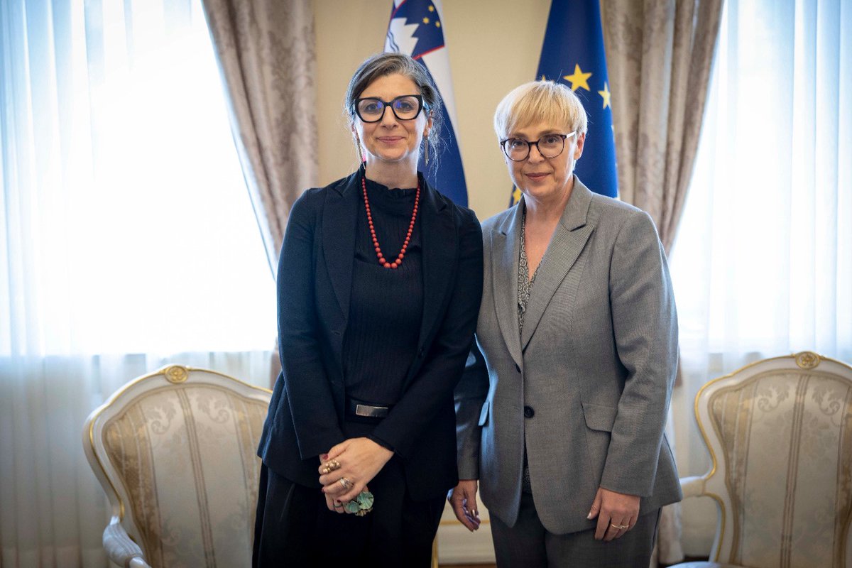 Sprejela sem <a href="/FranceskAlbs/">Francesca Albanese, UN Special Rapporteur oPt</a>, posebno poročevalko Združenih narodov za stanje človekovih pravic na okupiranem palestinskem ozemlju. Kljub grožnjam, ki jih prejema, brez prestanka opozarja na razsežnosti zločinov in prizadevala si bom, da jo bo Slovenija še bolj podprla.
🔗: