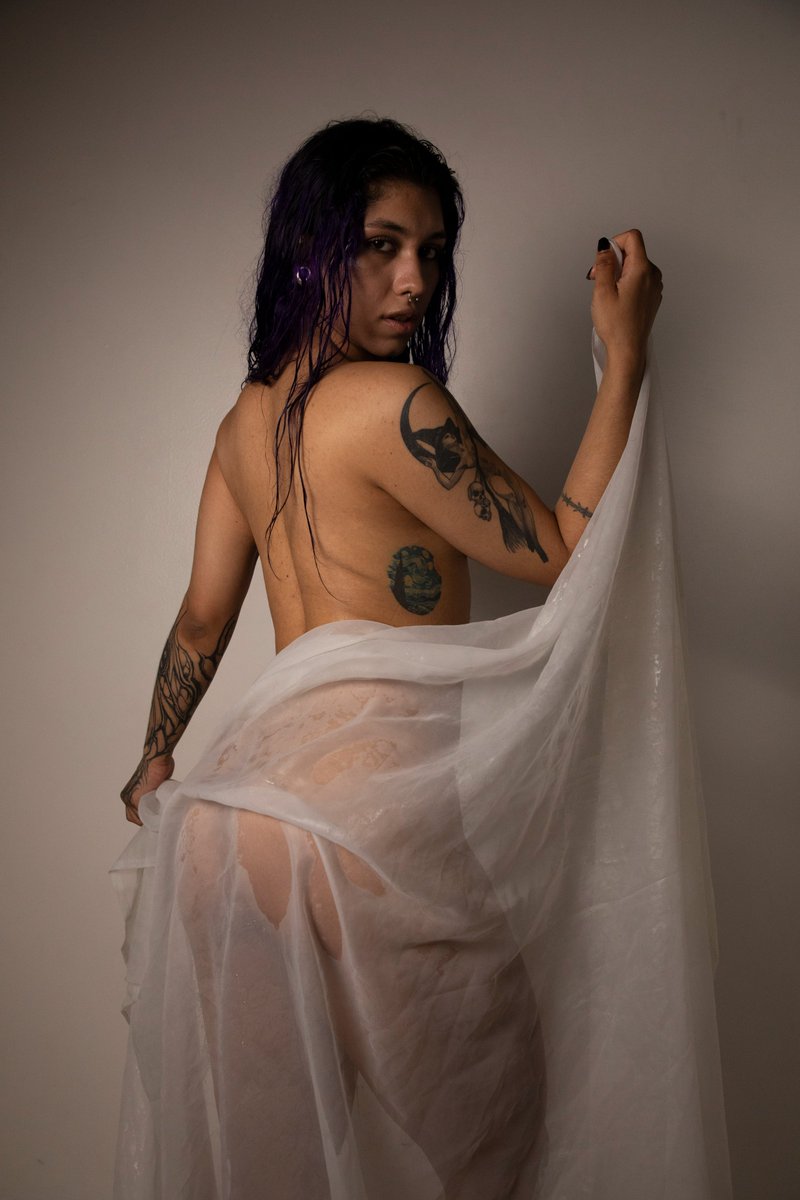 RavenWitch_of's tweet photo. Chat with me https://t.co/JXxegjjzBW https://t.co/mfFgIfgVQh