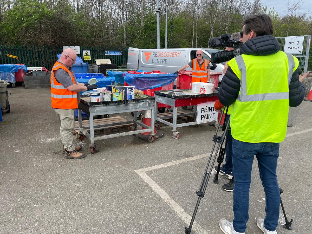 RediscoveryCtr's tweet image. Set your alarms, we&apos;re on @RTENationwide tonight!

The crew headed to Ballymun to chat to artist Aaron Sunderland Carey about his mural project, painted with students from Trinity Comprehensive, and reused paint from our paint reuse initiative.