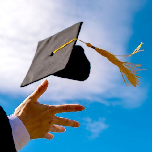 BCFMWU's tweet image. We’re proud to support members and their families as they pursue post-secondary dreams. #UnionStrong #BCFMWU #WorkersSupportingWorkers #bclab #bclabour
bcfmwu.com/news/supportin…