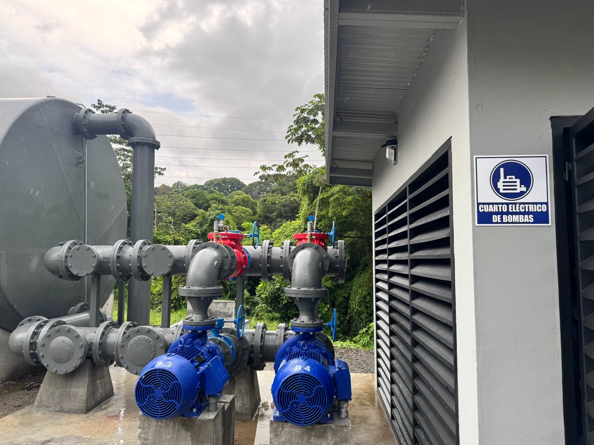 progesa507's tweet photo. 🚰 Compartimos imagen del sistema de bombeo de agua potable del desarrollo Nuevo Altos del Golf, ubicado en Brisas del Golf, Ciudad de Panamá.
Este sistema garantizará el suministro eficiente y confiable con la garantía de PROGESA
#Ingeniería #AguaPotable #Panamá #Infraestructura https://t.co/PlcI85krKE