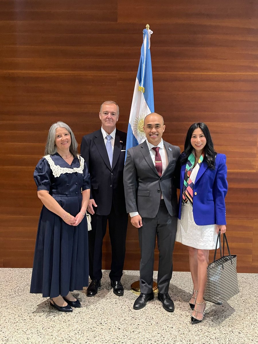 Luthfi Dhofier tweet media