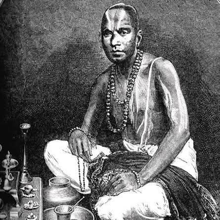 LakhanmeenaIND's tweet photo. एक ब्राह्मण ने रविदास महाराज से अनुरोध किया कि आप गंगा में नहाए, रविदास महाराज ने उसकी बात को नकारा और कहा, "मन चंगा तो कठौती में गंगा" अर्थात आपका मन शुद्ध है तो आपको गंगा में नहाने की जरूरत नहीं है।

ब्राह्मणवाद के घोर विरोधी एवं जातिवाद के खिलाफ़ विद्रोह करने वाले रविदास महाराज को नमन ।