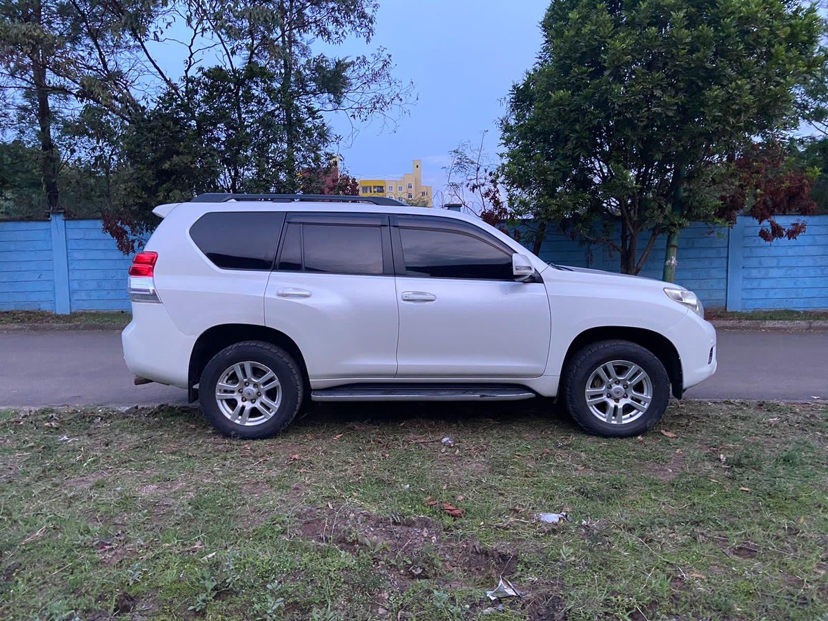 KabisaMotors's tweet photo. #NewArrival at Premium Automotive 
✅TOYOTA LANDCRUISER PRADO TZG
TRADE IN ACCEPTED 
7 SEATER
Cc 4000cc PETROL
YOM 2010
💵PRICE KSH2,800,000 NEG
☎️CALL 0746658531 or DM us.
WhatsApp - https://t.co/1WlwpzVVOe https://t.co/EdIWOOUxRi