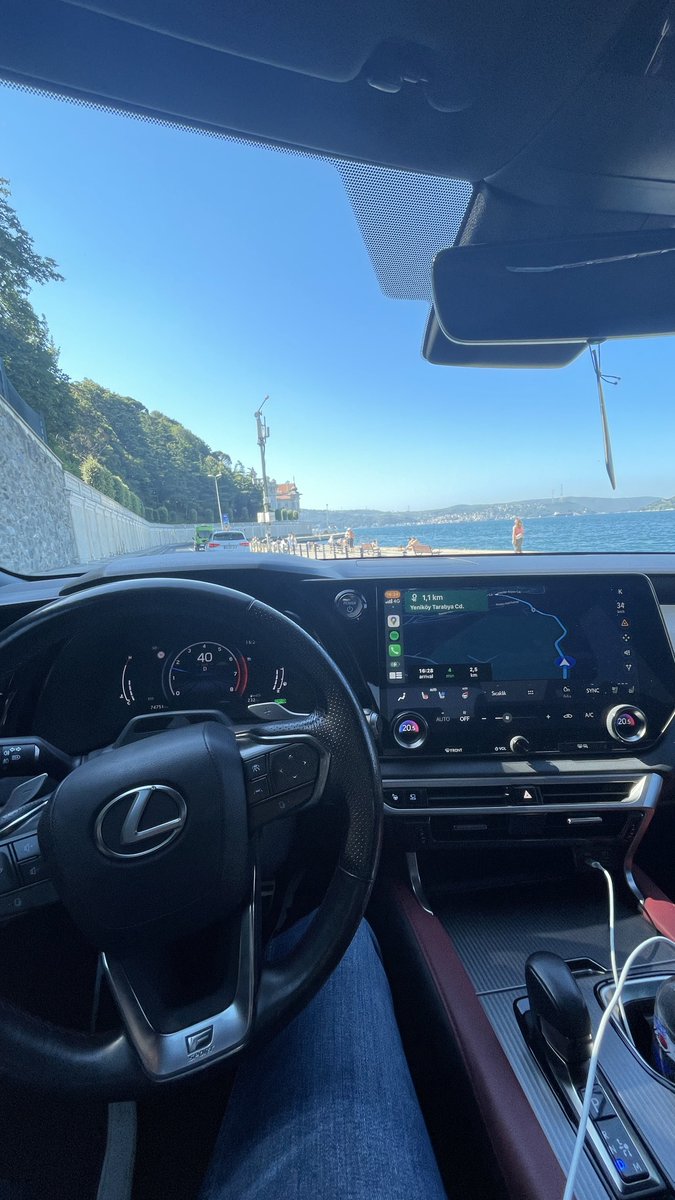 O kadar başka bir otomobil ki bundan sonraki her bindiğim otomobilde lexus’un sunduklarını arayacağım.