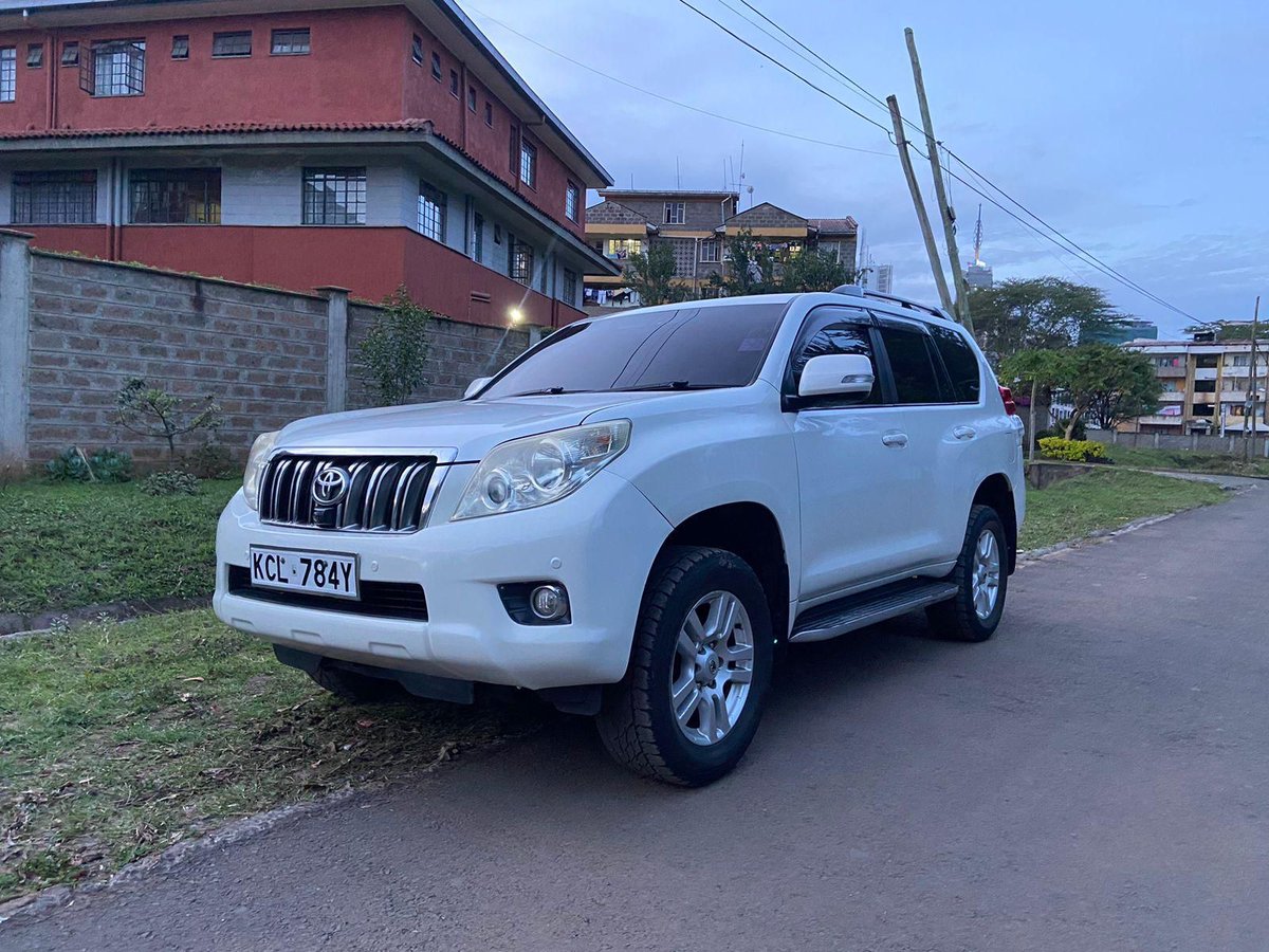 KabisaMotors's tweet photo. #NewArrival at Premium Automotive 
✅TOYOTA LANDCRUISER PRADO TZG
TRADE IN ACCEPTED 
7 SEATER
Cc 4000cc PETROL
YOM 2010
💵PRICE KSH2,800,000 NEG
☎️CALL 0746658531 or DM us.
WhatsApp - https://t.co/1WlwpzVVOe https://t.co/EdIWOOUxRi