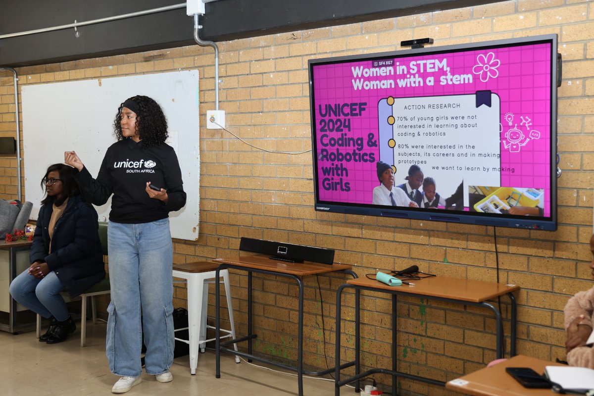 unwomenSA's tweet image. Today the girls were also honoured by a visit from Think Shift, powered by @UNICEF, who brought tech to life with an exciting session on gamification &amp;amp; animation. 

Thanks @UNICEF_SA for empowering girls to create, code &amp;amp; lead in the digital world.#AfricanGirlsCanCode