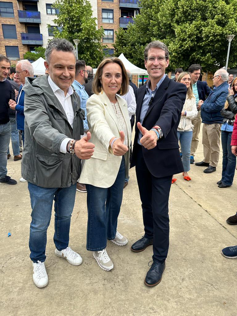 mariaytodos's tweet photo. @Morrete_Fest Logroño #FiestasSanMateo
Toda y digo TODA la agenda cultural, el #ModelodeCiudad en Logroño y el #ModeloEconómico de La Rioja responde a una agenda sin empacho de ultras, radicales de extrema derecha apoyada por grupos mediáticos y propagandistas sin escrúpulos
Y estamos fatal https://t.co/cDlM5I2Vdn